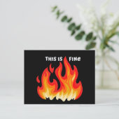 "This is fine" (weiß + fire and flames) Postkarte (Stehend Vorderseite)