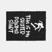 This Is My Skateboarding Pajama Shirt For Skaters Fleecedecke (Vorderseite (Horizontal))