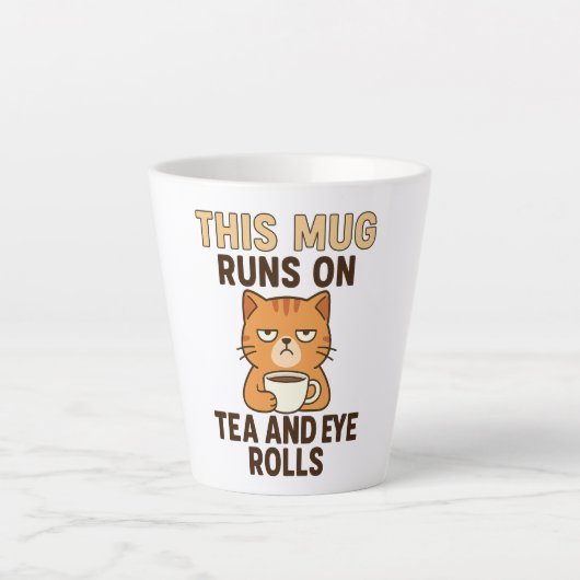 This Mug Runs on Tea and Eye Rolls – Funny British Milchtasse (Vorderseite)