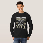 This Phlebotomist Runs On Coffee Phlebotomy Tech T T-Shirt (Vorne ganz)