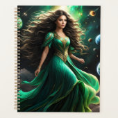 This striking woman has dark, wavy hair that casca planer (Vorderseite)