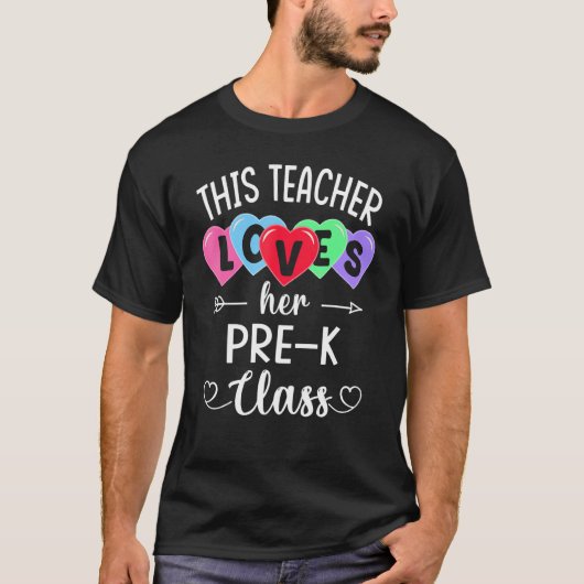 THIS TEACHER LOVES HER PRE-K CLASS Shirts Valentin (Vorderseite)