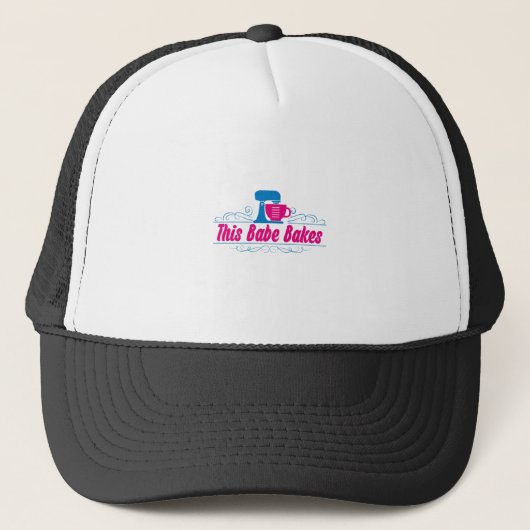 ThisBabeBakes_CustomLogoDesign_Opt4.png Truckerkappe (Vorderseite)