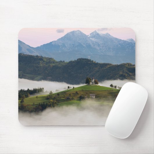 Thomas-Kirche und Berge, Slowenien mousepad (Mit Mouse)