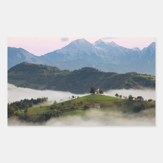 Thomas Kirche und Berge, Slowenien Rechteck Rechteckiger Aufkleber (Vorderseite)