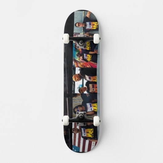 THOMPSON SPIN TWINS (OFFIZIELLE MERCHANDISE) TOUR SKATEBOARD (Vorderseite)