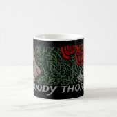 Thorns Skull Rose fühlen mittelalterlich farbene B Kaffeetasse (Mittel)