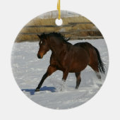 Thoroughbred-Pferd, das in den Schnee läuft Keramikornament (Hinten)