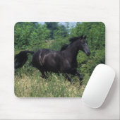 Thoroughbred-Pferd, das in Gras läuft Mousepad (Mit Mouse)
