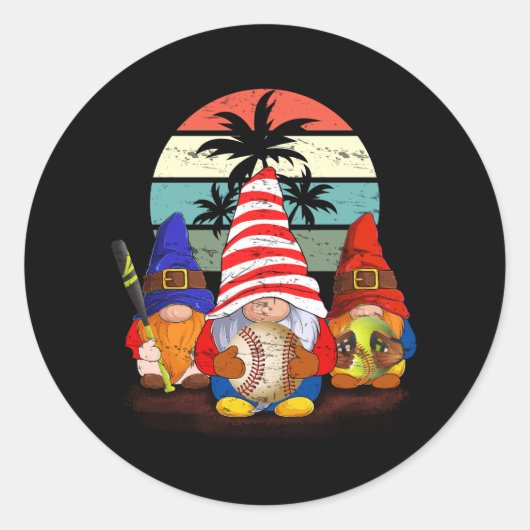Three Baseball Gnomes Softball Gnome Funny Sport B Runder Aufkleber (Vorderseite)