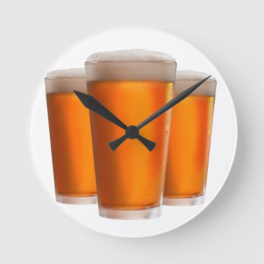 Three Beers Runde Wanduhr (Vorderseite)