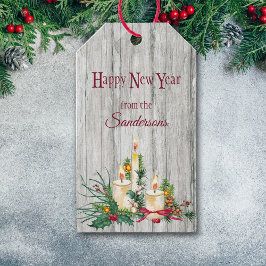 Three Candle Christmas Bouquet über Holz Geschenkanhänger