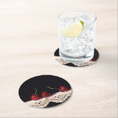 Three Cherries on lace Coaster Runder Pappuntersetzer (Vor Ort)