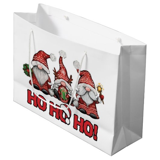 Three Festive Gnomes Christmas Gift Bag Große Geschenktüte (Vorderseite Schrägansicht)