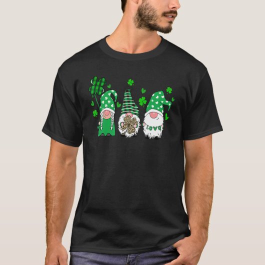 Three Gnomes Holding Shamrock Plaid Leopard St Pat T-Shirt (Vorderseite)