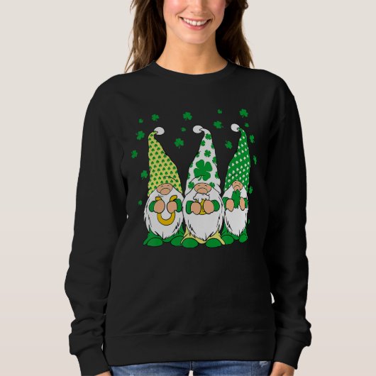 Three Green Irish Gnomes Shamrock Clover St Patric Sweatshirt (Vorderseite)