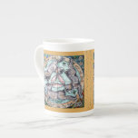 Three Hares Rabbit Four Seasons Gold Whimsical Porzellantasse<br><div class="desc">Ein wunderschönes und aufwändiges Design, das ursprünglich von Hand bemalt und verglast auf die Keramik gekachelt wurde, stellt ein traditionelles Motiv dar - drei Kaninchen oder Hasen, die nur drei Ohren teilen und einander kreisförmig verfolgen. Jeder der vier Ecken hat Blume und Vegetation, die in einer der vier Jahreszeiten zu...</div>