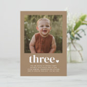 Three Heart Foto 3. Geburtstag Einladung (Stehend Vorderseite)