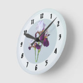 Three Irises in Shades of Magenta Runde Wanduhr (Winkel)