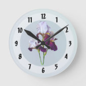 Three Irises in Shades of Magenta Runde Wanduhr (Vorderseite)
