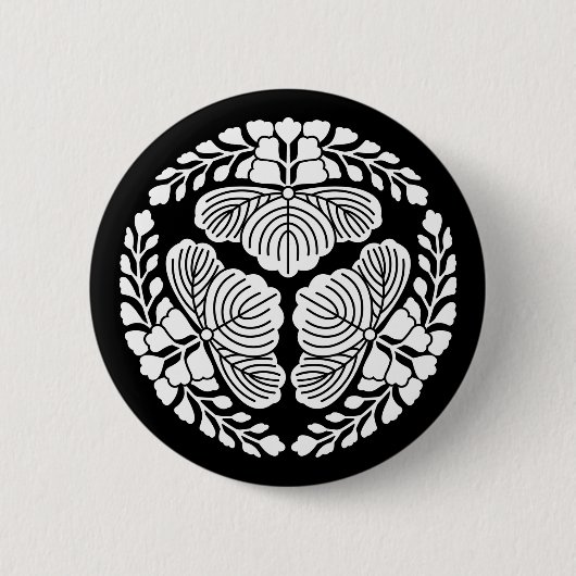 Three paulownia blooms, heads facing outward button (Vorderseite)