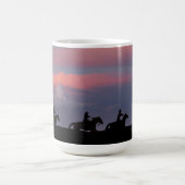 Three Riders, One Horizon Kaffeetasse (Mittel)