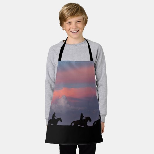 Three Riders, One Horizon Schürze (Getragen)