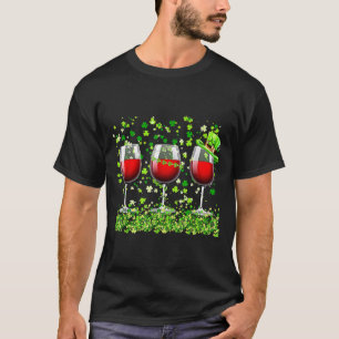 Three Wine Glasses C Kleeblatt St Patrick Day Iris T-Shirt