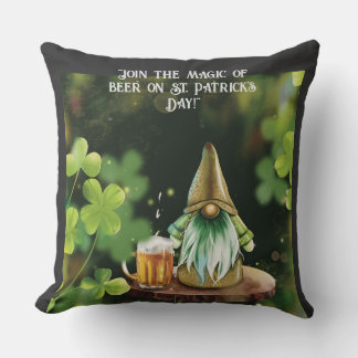 Throw Pillow "Magical gnome St. Patrick's Day" Kissen