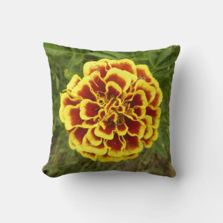 Throw Pillow With Picture Of Marigold On It Kissen