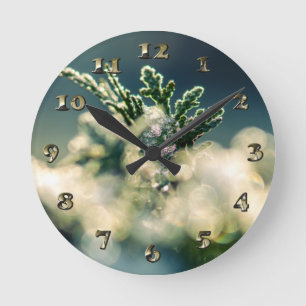 Thuja Winter Ice Crystals Runde Wanduhr