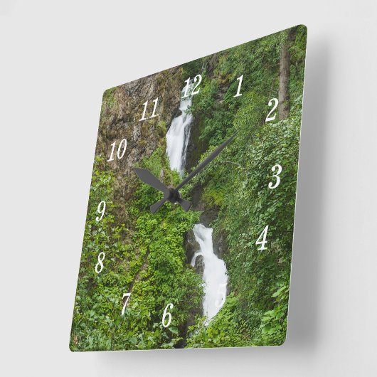 Thunderbird Falls Painterly Wall Clock Quadratische Wanduhr (Winkel)