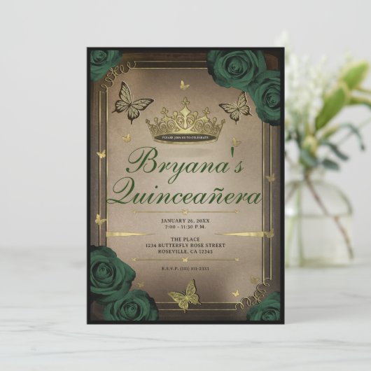 Tiara Butterflies Emerald Green Rose Quinceañera Einladung (Stehend Vorderseite)