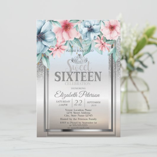 Tiara, Frame Silver Glitzer Bokeh Floral Sweet 16 Einladung (Stehend Vorderseite)