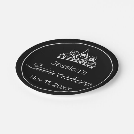 Tiara Modern Minimalistisch White Black Quinceañer Pappteller (Schrägansicht)