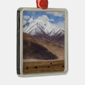 Tibet - Berglandschaft mit Yaks Ornament Aus Metall (Rechts)