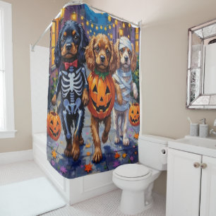 Tibet-Spaniel-Hunde in Halloween-Kostümen Duschvorhang