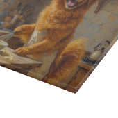Tibetan Spaniel Cooking in Kitchen Schneidebrett (Ecke)