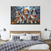 Tibetisch-Spaniel Halloween Spooky Leinwanddruck (Insitu (Schlafzimmer))