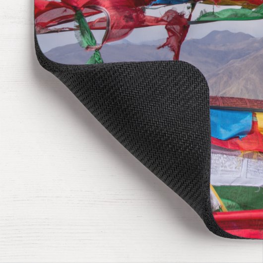 tibetische Landschaft mit Gebetsfahnen - Himalaya Mousepad (Ecke)