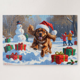 Tibetischer Spaniel läuft im Schnee mit Weihnachts Puzzle