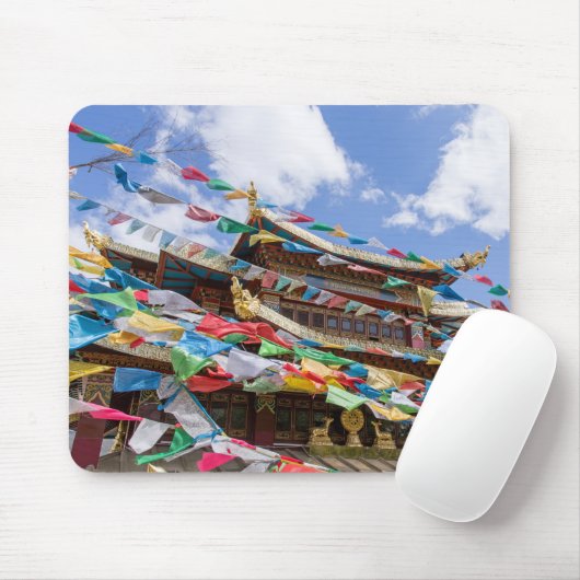Tibettempel mit Gebetsfahnen - Yunnan, China Mousepad (Mit Mouse)