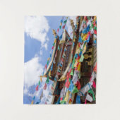 Tibettempel mit Gebetsfahnen - Yunnan, China Wandteppich (Vorderseite)