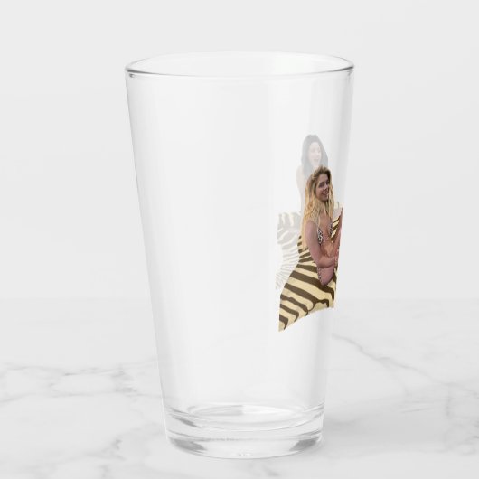 TICKLE WRESTLING BABES GLAS (Rechts)