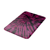 Tie-Dye Lila Rosa Schwarz Hippie Retro-Muster Badematte (Schrägansicht)