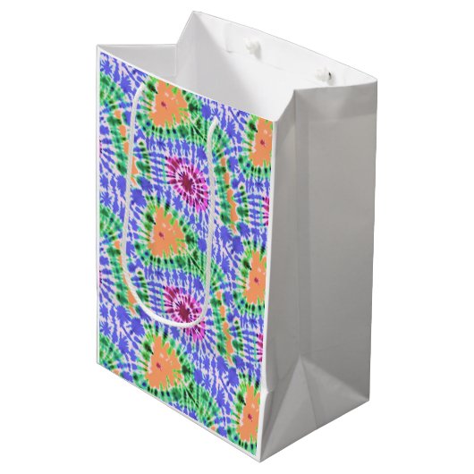 Tiedye colorful pattern mittlere geschenktüte (Vorderseite Schrägansicht)