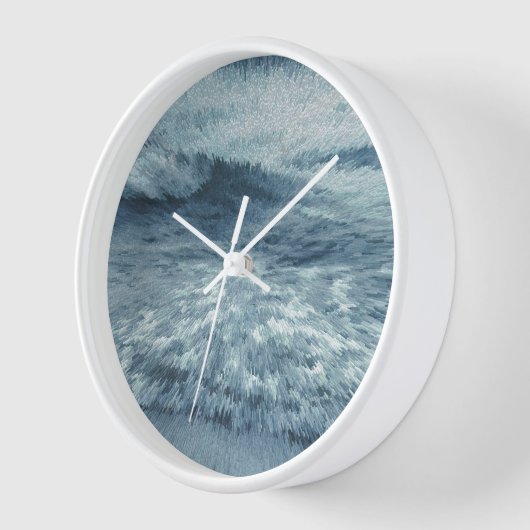 Tief blauer Nordstrand mit abstürzenden Wellen Uhr (Winkel)