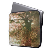 Tief im Wald.... Laptopschutzhülle (Vorderseite Links)