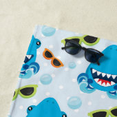 Tief in den Seehaifischen personalisiert Strandtuch (Beispiel)