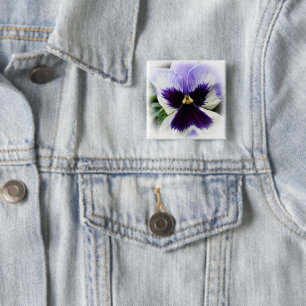 tief lila auf weiße Pansie Button